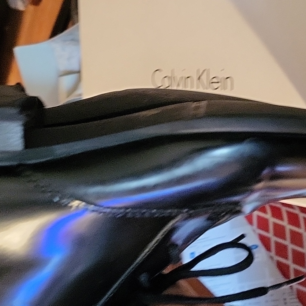 Calvin Klein - Picture 6 of 11